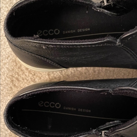 Ecco Black and White Athletic Shoes - Picture 6 of 8